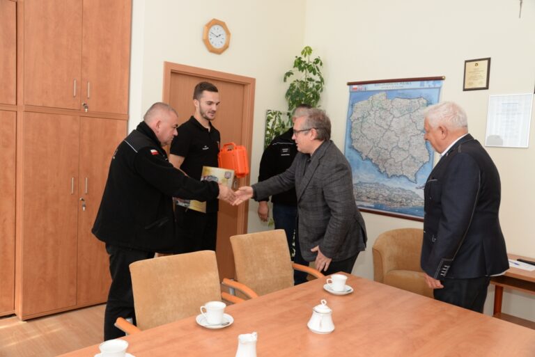 Defibrylator dla OSP Targowa Górka foto1