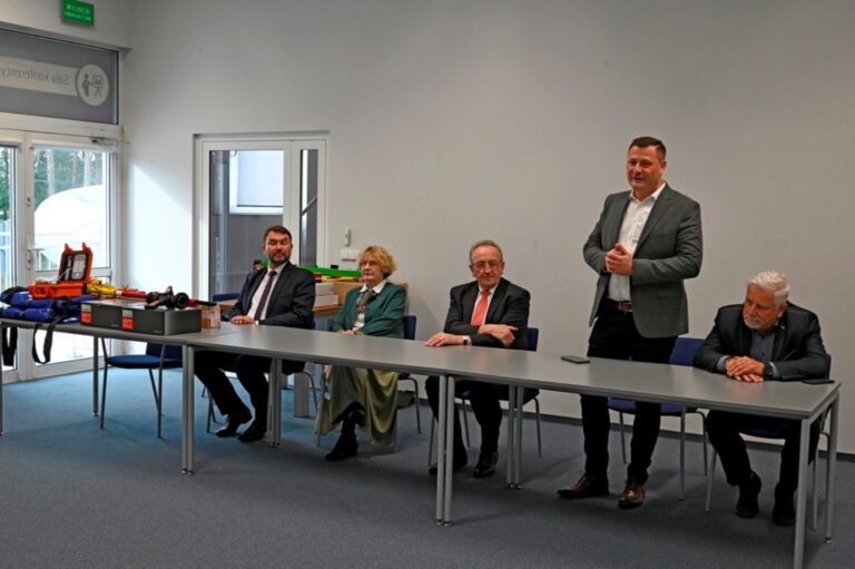 Nowy sprzęt dla wielkopolskich strażaków foto1