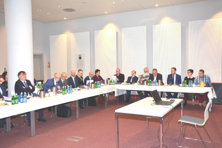 Posiedzenie Wojewódzkiej Rady Bezpieczeństwa Ruchu Drogowego w Poznaniu 2020 foto1