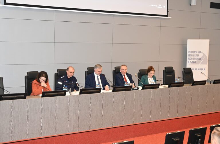 Posiedzenie Wojewódzkiej Rady Bezpieczeństwa Ruchu Drogowego w Poznaniu 2023 foto1