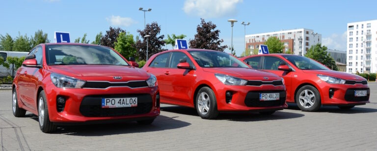 Pojazdy WORD Poznań na placu manewrowym