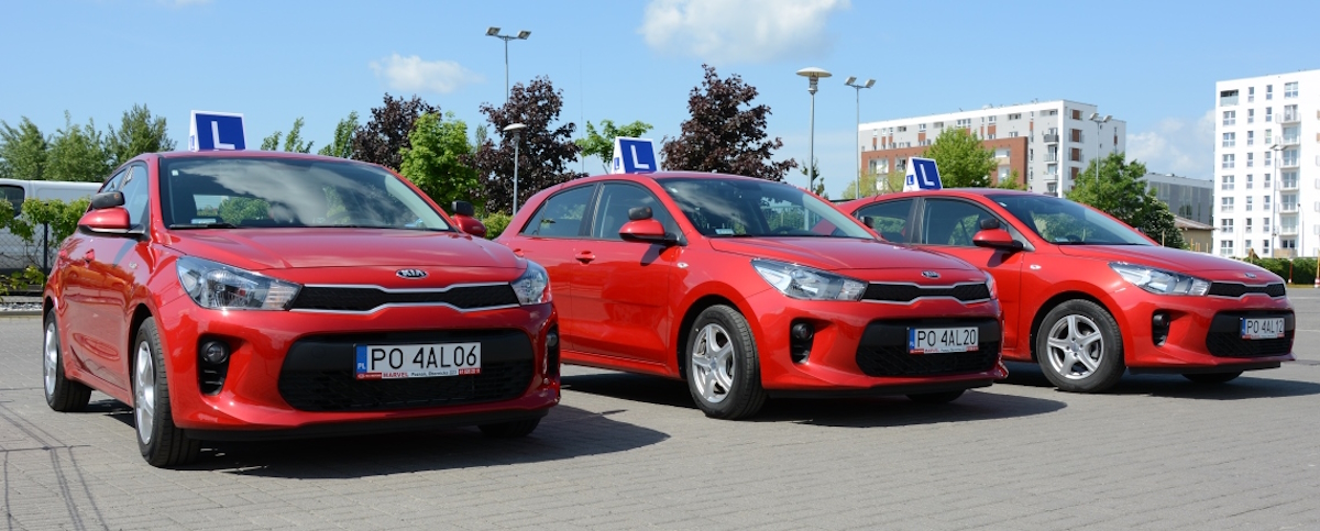 Pojazdy WORD Poznań na placu manewrowym